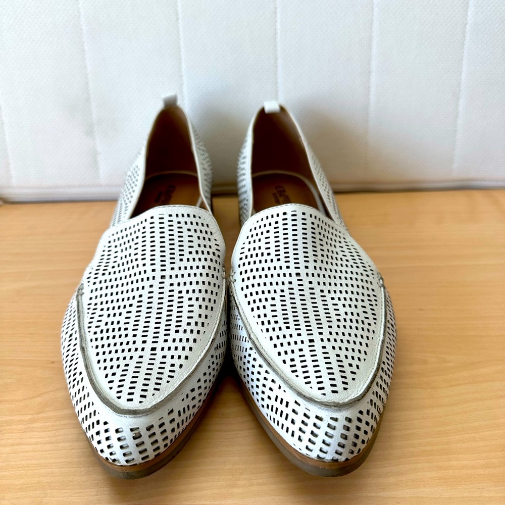 ✨🎊HP✨🎊.  NWOT! Crown Vintage Venetia White Leather Perforated Loafer - Picture 2 of 8